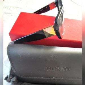 NWT VALENTINO SUNGLASSES